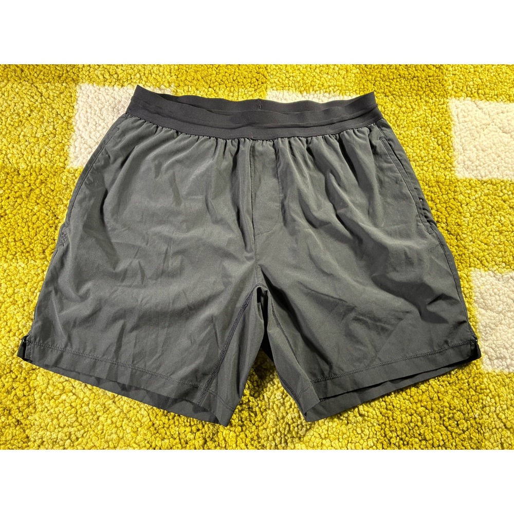 Rhone Mako Shorts Mens Large Dark Gray Black 7 Inch Inseam Training Gym Athletic